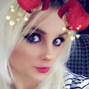 Meet your Posher, Corina